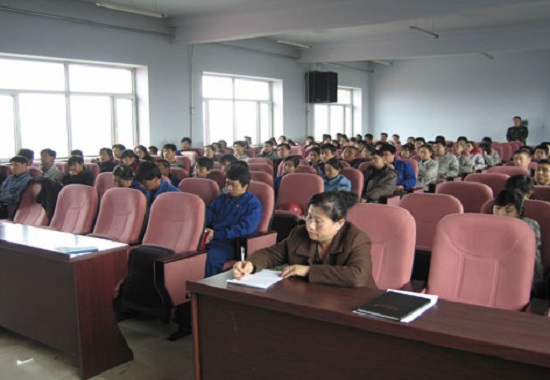 员工参加《消防法》暨消防知识培训班