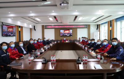 yw永旺快投网组织收听收看党的二十大开幕会盛况